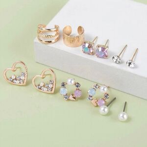 6 Pair of earrings, earcuffs, gold, rhinestone, pearl, heart